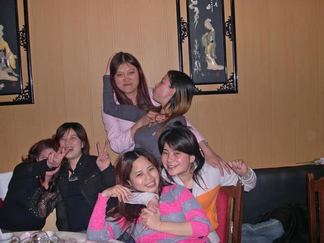 浙江农家女在塞尔维亚十年创业，经历了偷渡打工经商未婚生子