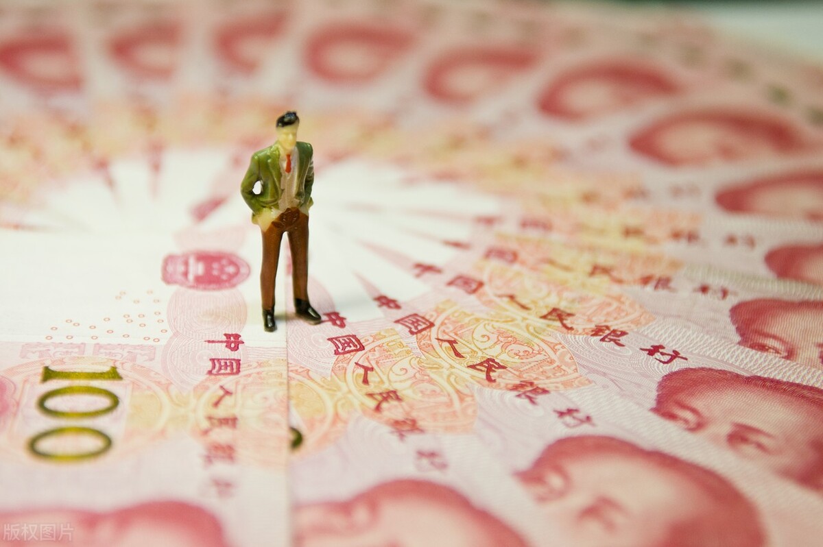 《海燕》仿写妙文之：卖水、卖辣条……让毛爷爷来得更多些吧