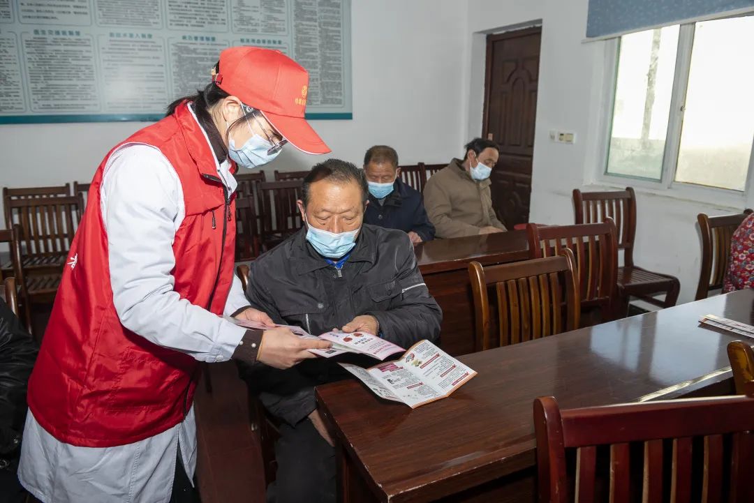 世界艾滋病日，阜阳市妇女儿童医院赴王店镇开展义诊宣传活动