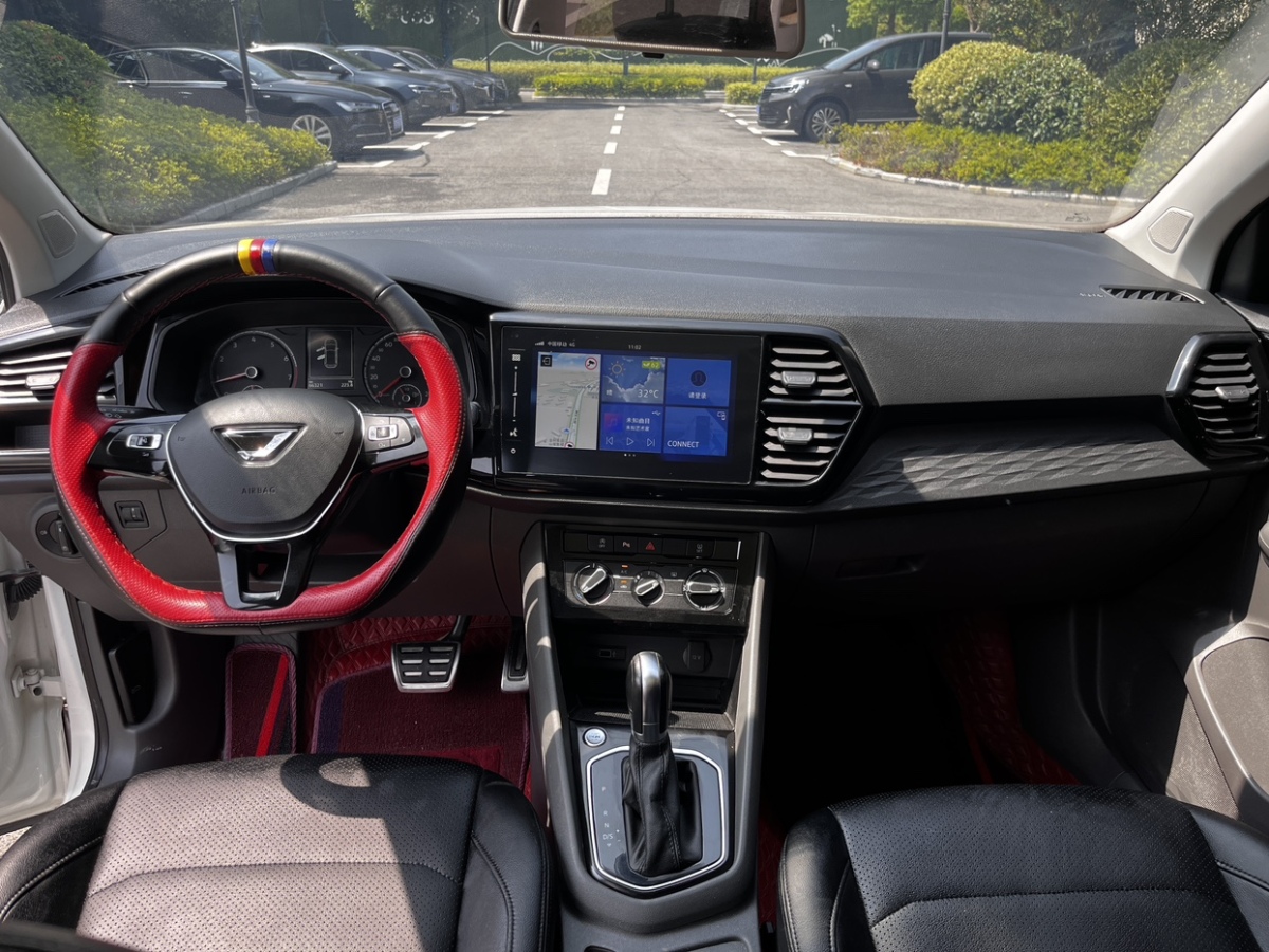 后排出风口加装小液晶屏不限车型,加装后排出风口和原装的区别