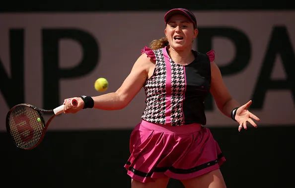 梅总逆转晋级澳网四强,梅总vs西西