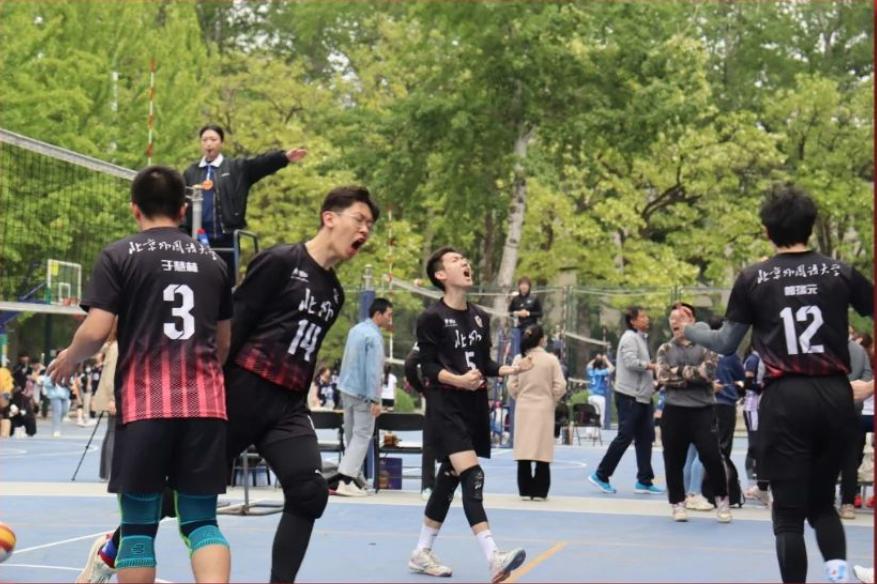 世界冠军在高校表演跳绳,世界冠军助阵表演视频