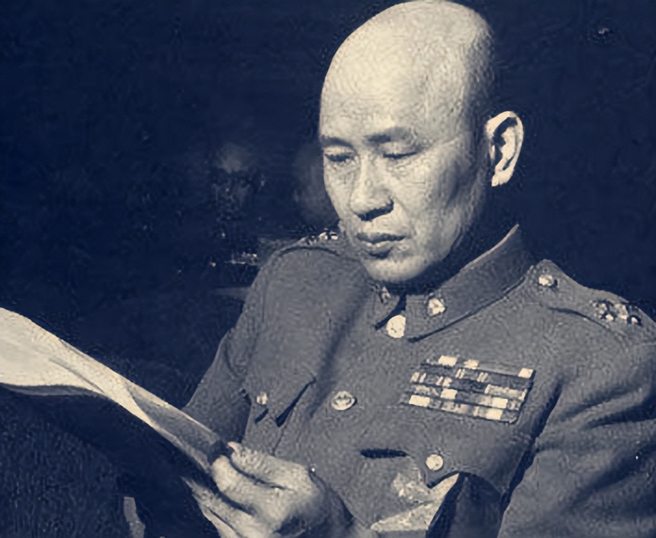 1947年，开国中将聂凤智抓到一个国军军长，陈毅元帅却下令放人