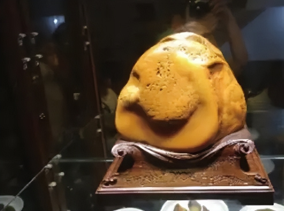 罕见的陨石奇石有哪些,纯天然奇石非常罕见白色玉陨石