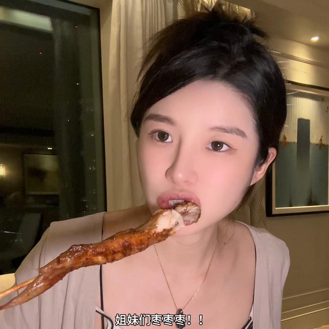 肚子下部突然刺痛,肚子会突然的刺痛一下是怎么回事