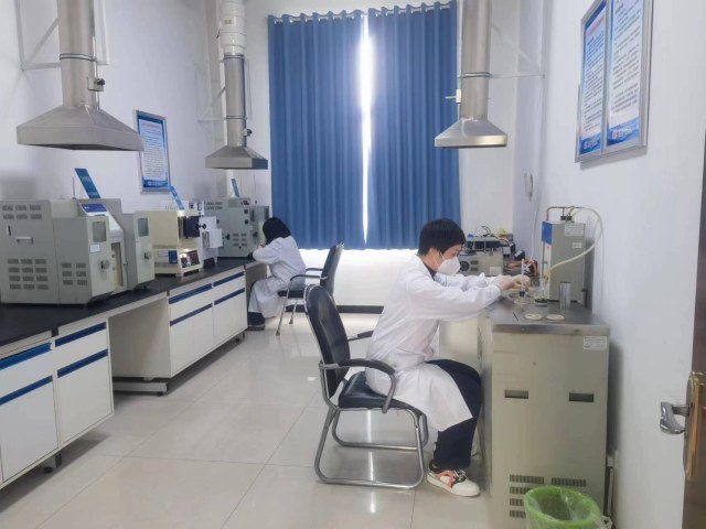 践行二十大团结精神,高速公路收费站践行二十大精神