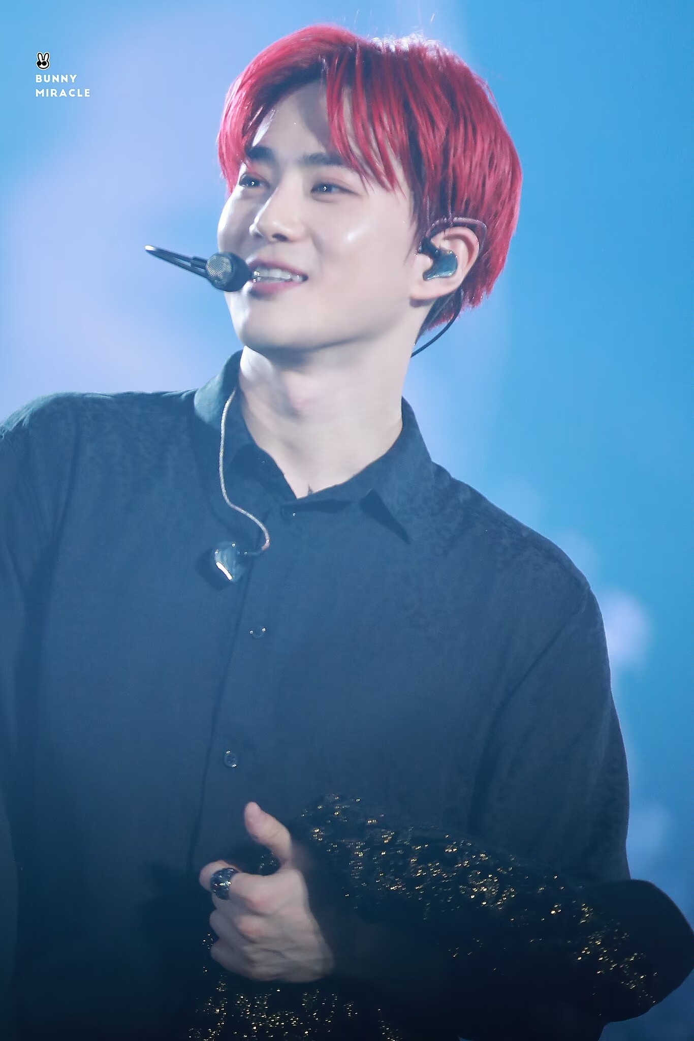 韩国知名明星借鞋不还，被造型师爆料，SM回应称：网友推测不实