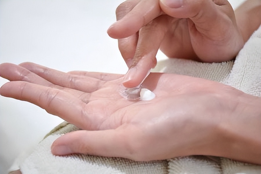 怎么涂乳液,如何涂乳液和爽肤水