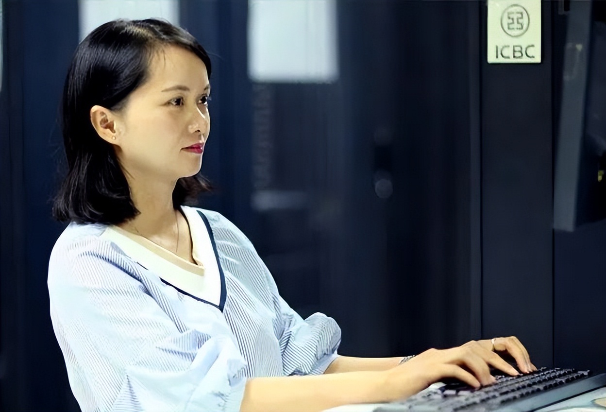 31年前,她因一双“大眼睛”震撼全国,安徽女孩苏明娟现状如何?