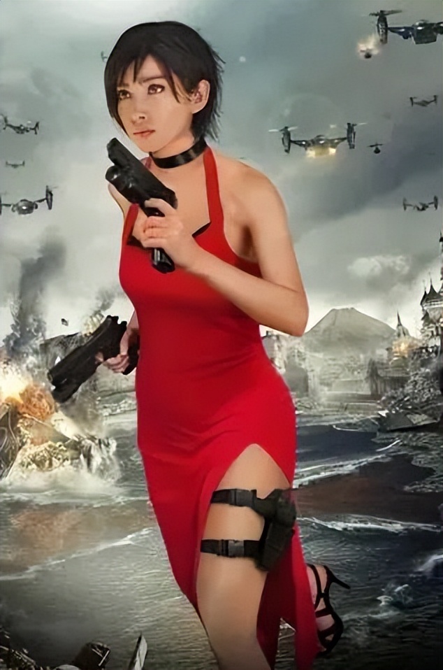 紧身制服别硬穿,曲线差异很明显,有的飒爽,有的是来搞笑的吧