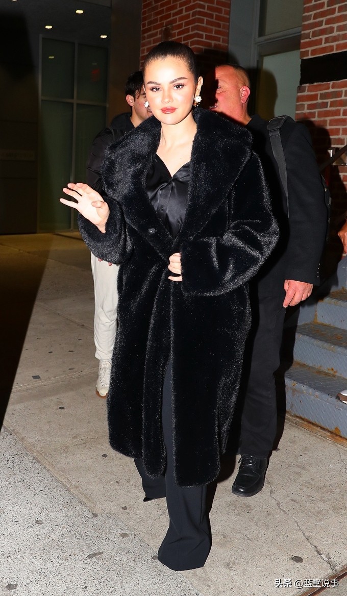 女明星冬天搭配,异域风情女明星穿衣