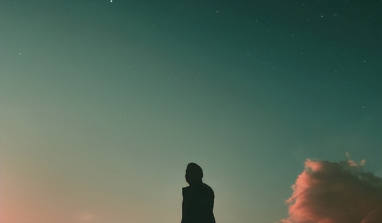 微小说：上了女秘书的套