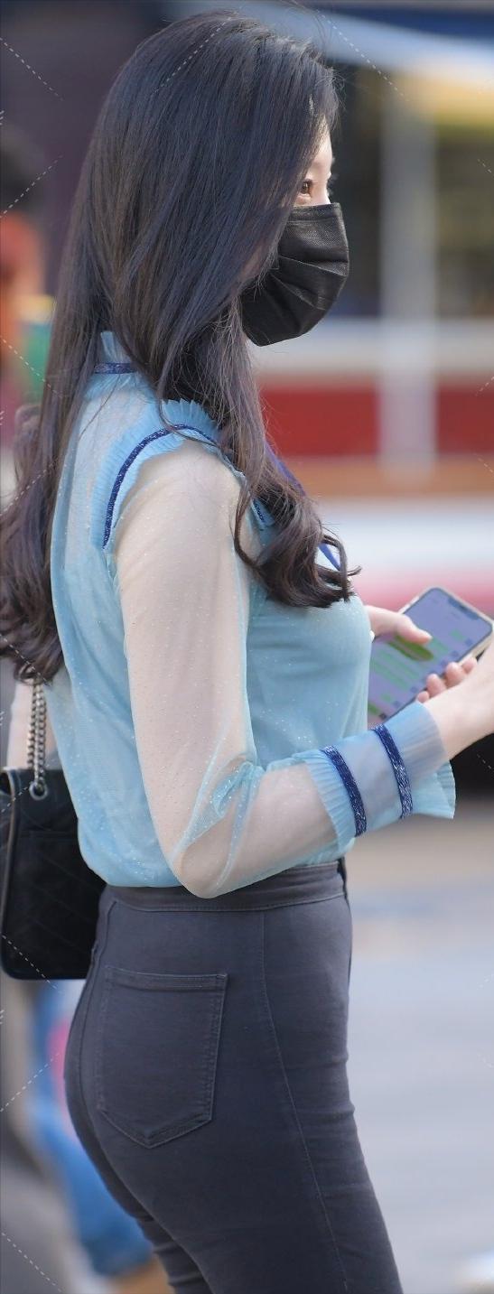 百搭气质裤子洋气时髦减龄款,高端气质直筒白裤子穿搭