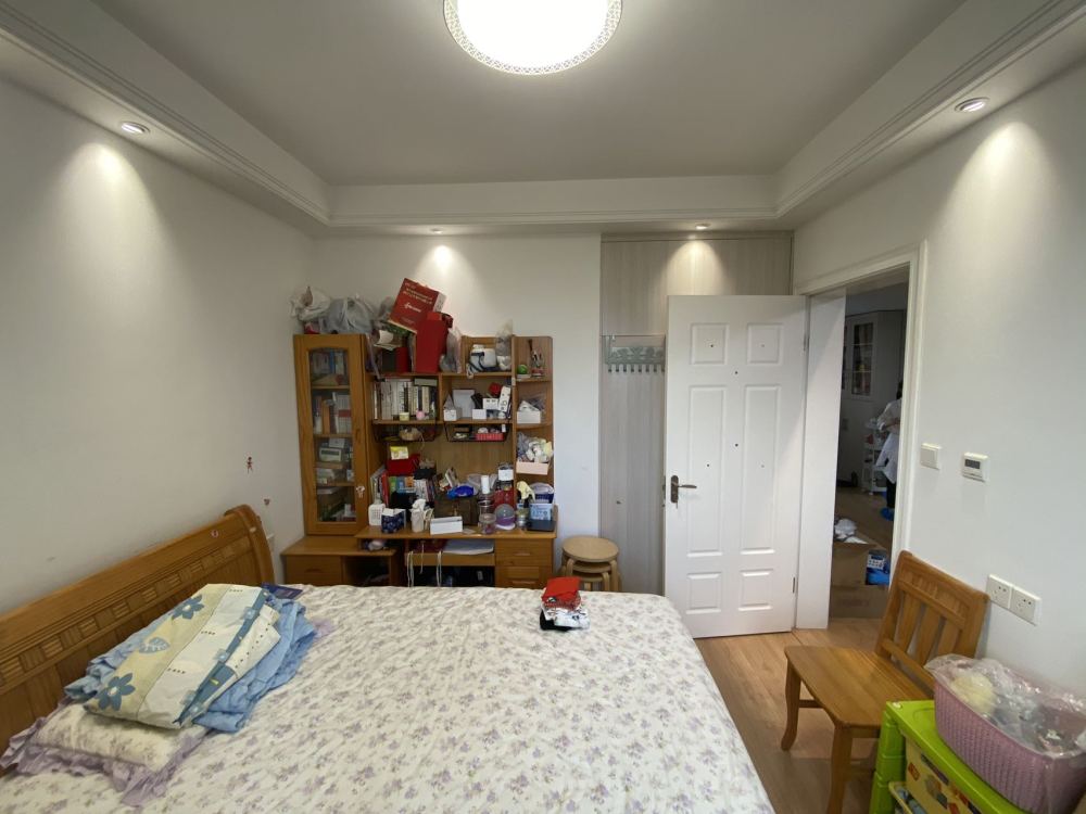 售：「张江汤臣豪园四期」高楼层90㎡两房，精装修带车位