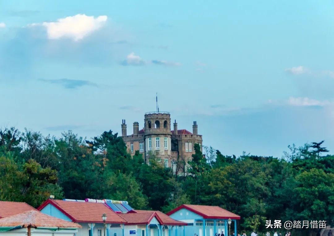 被誉为“东方瑞士”的青岛，有太多的海边浪漫
