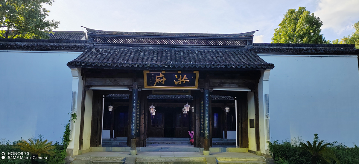 荣耀70评测：颜值才华兼备，旗舰IMX800要你好看，五星好“屏”