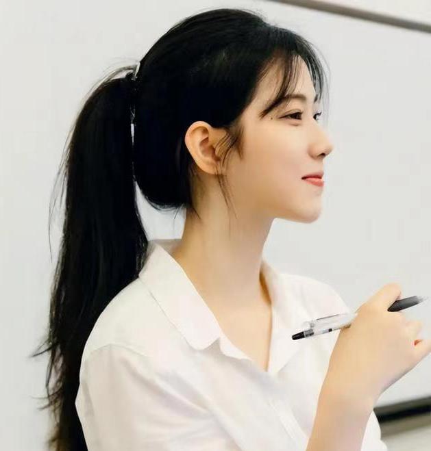 2022年海王女幼师情人节收到20万转账,对象竟是47位男性家长