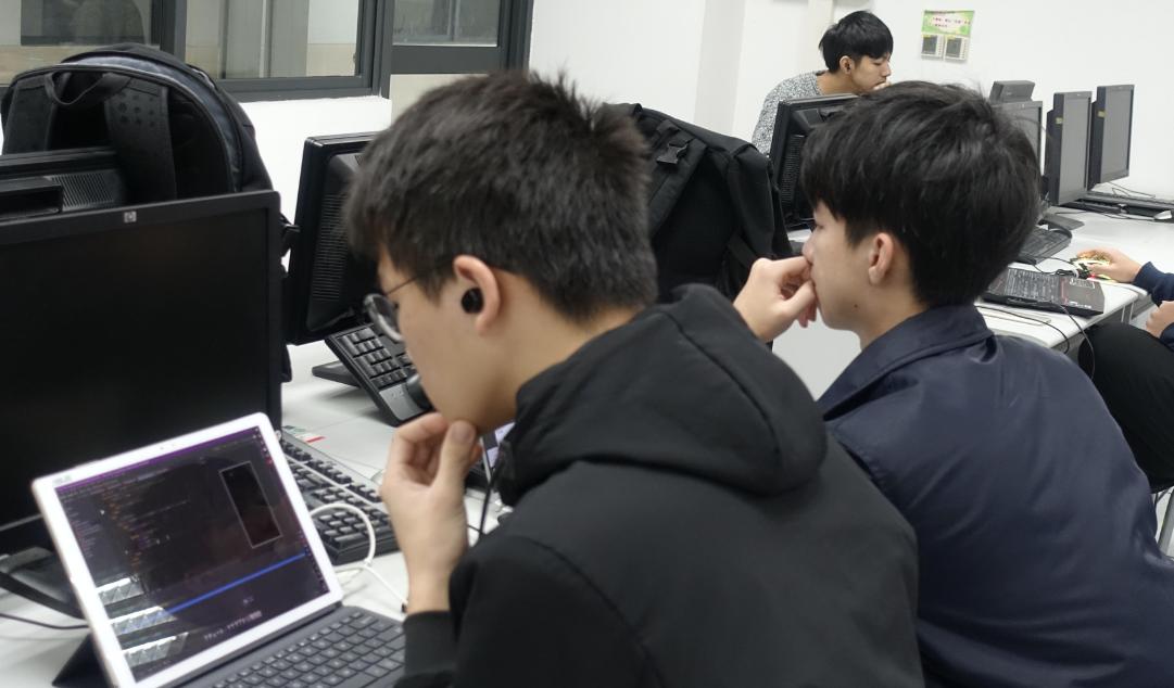 男生选什么专业工资待遇前景好,男生选的专业哪些就业率高