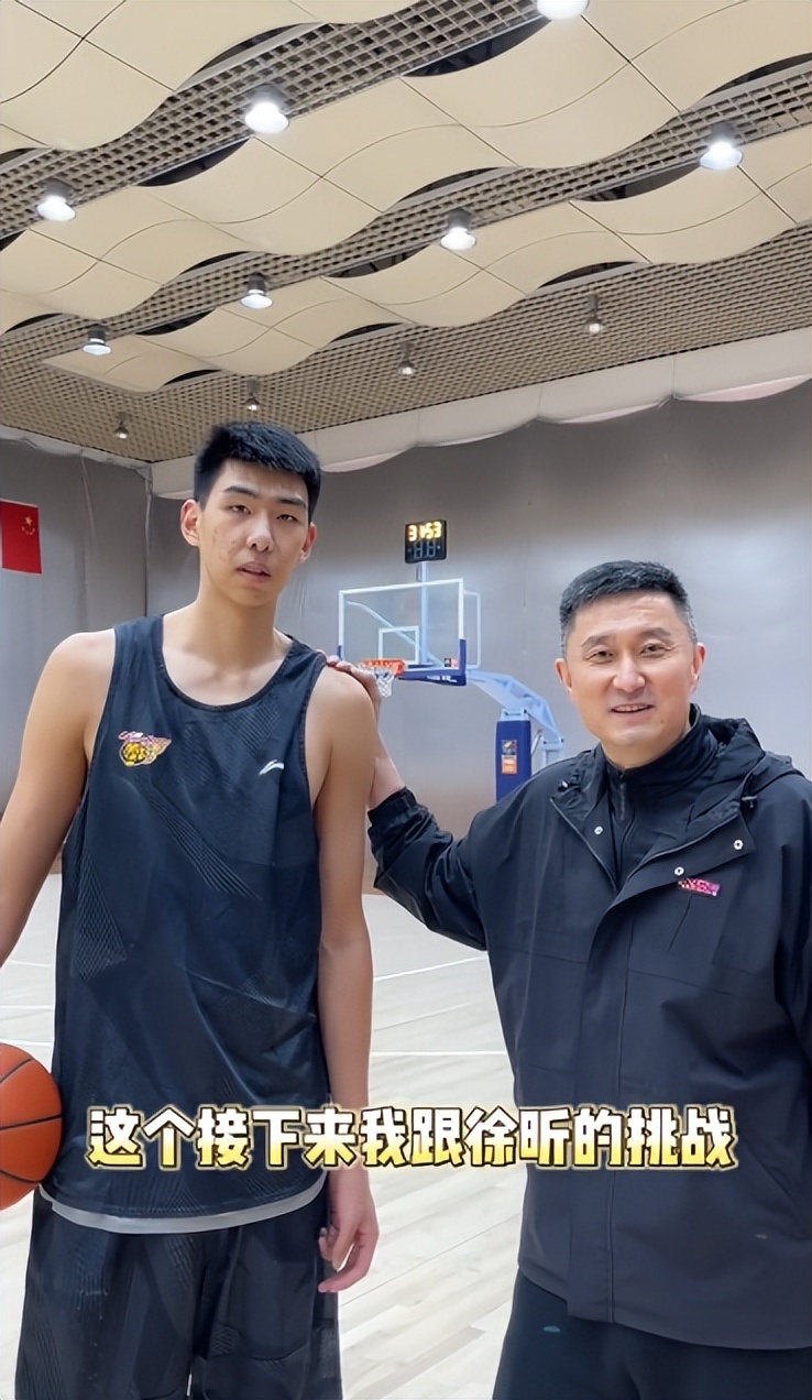 专职宏远杜锋真轻松！把四强球队杀个遍跟赵睿争粉丝宠还干新副业