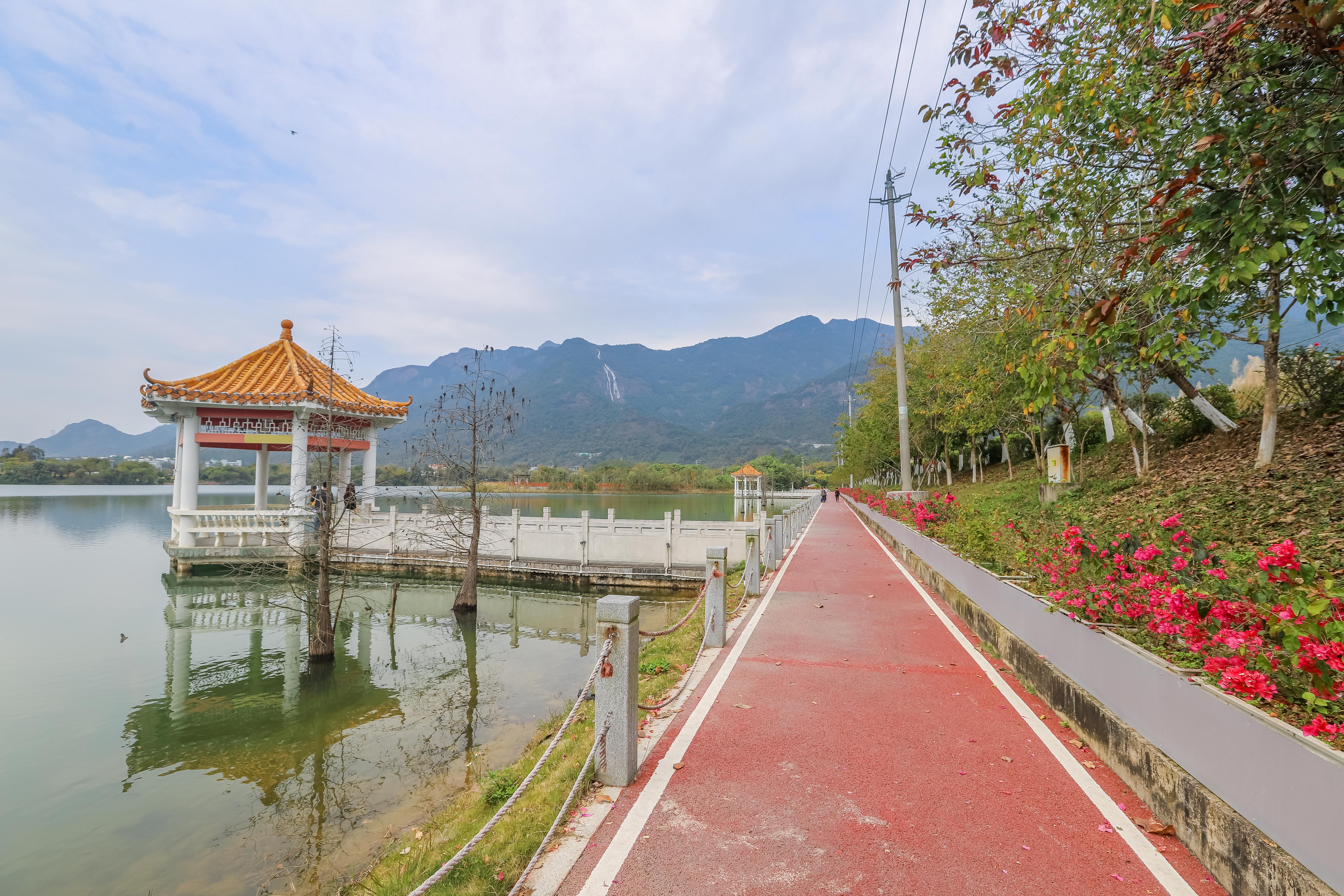 距离九寨沟不远的景点,距广州一千公里的地方