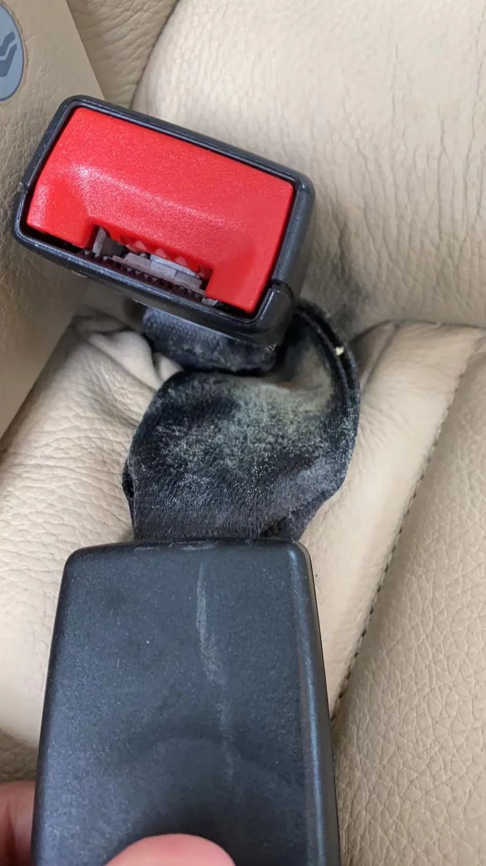 破烂不堪的废旧车变成新车的视频,宝马e90325i