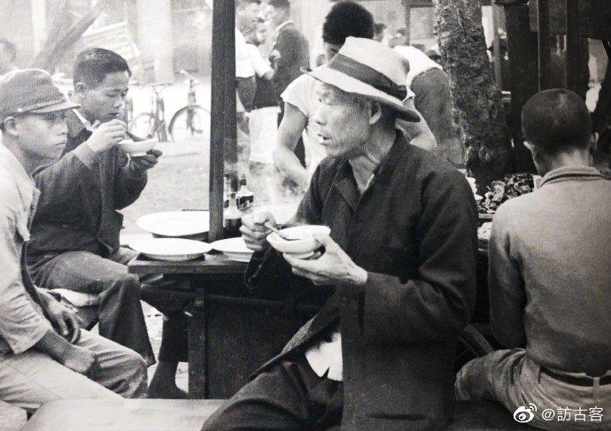 鏃ュ啗鍏借褰╄壊鐓х墖,渚靛崕鏃ュ啗鍏借缁濈増鐓х墖