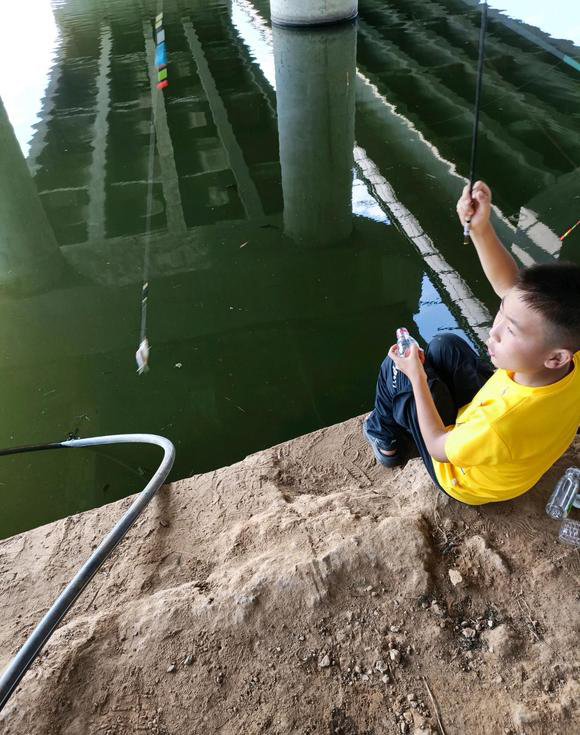 野钓位置被占怎么办,钓鱼钓位被占视频