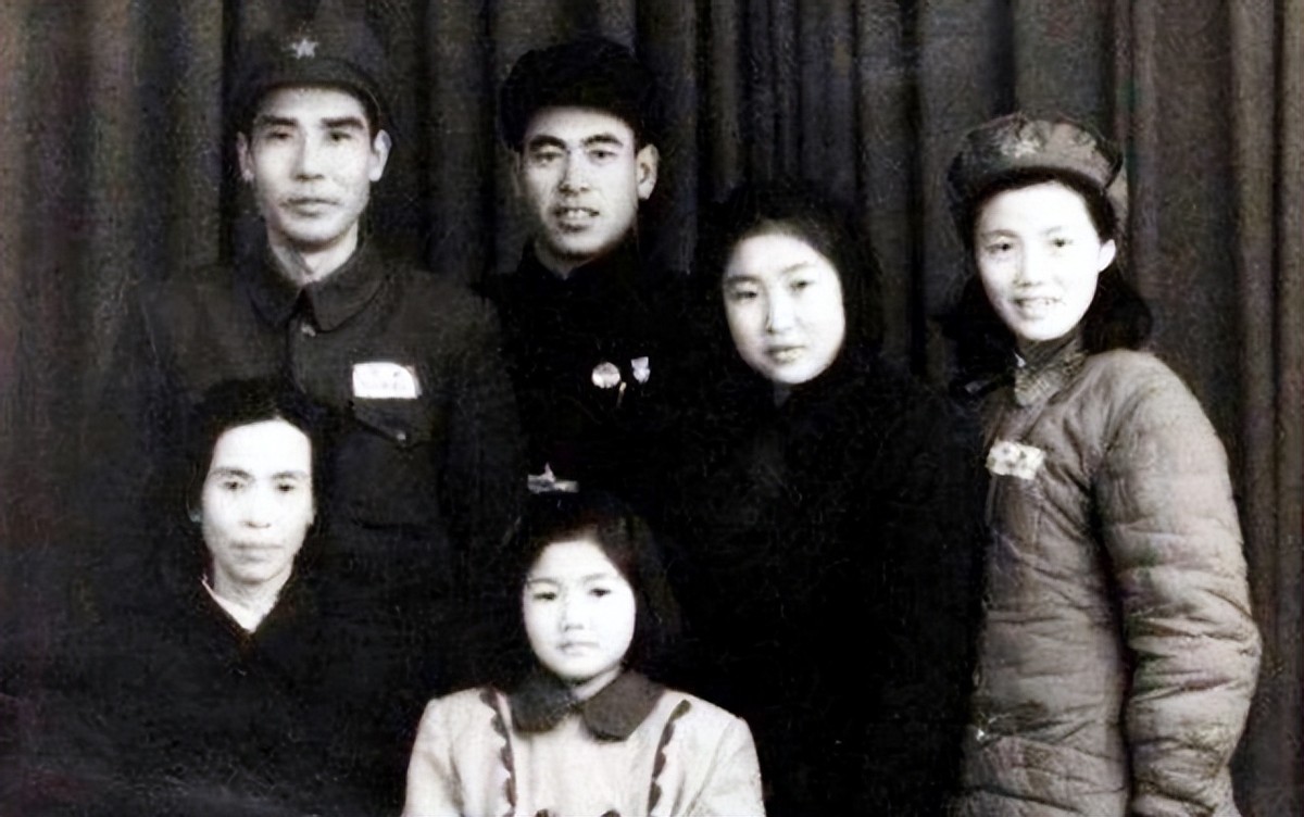 59年，*子珍贺**和水静在庐山畅聊往事，孔东梅：那是外婆最大的收获