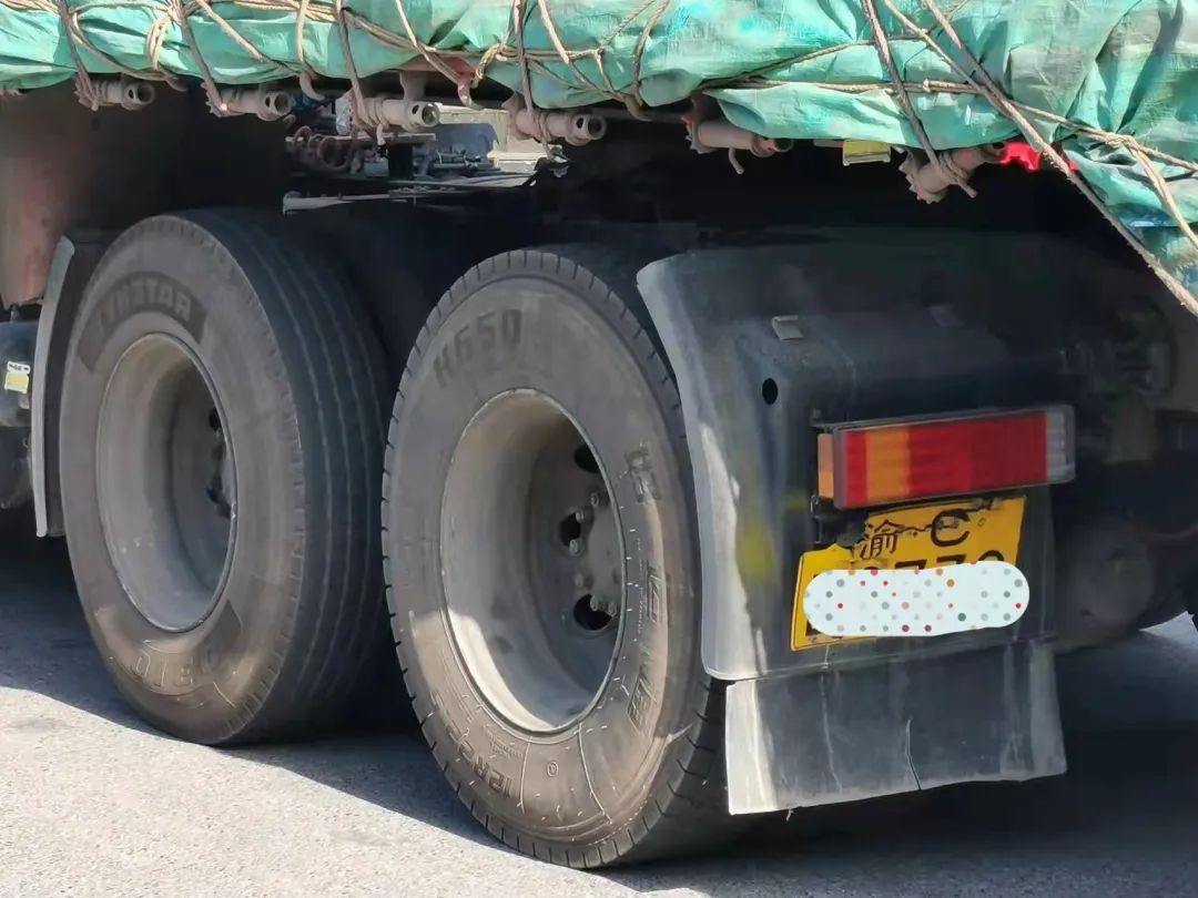 车牌损坏有急事可以上路吗,车牌损坏要报案吗