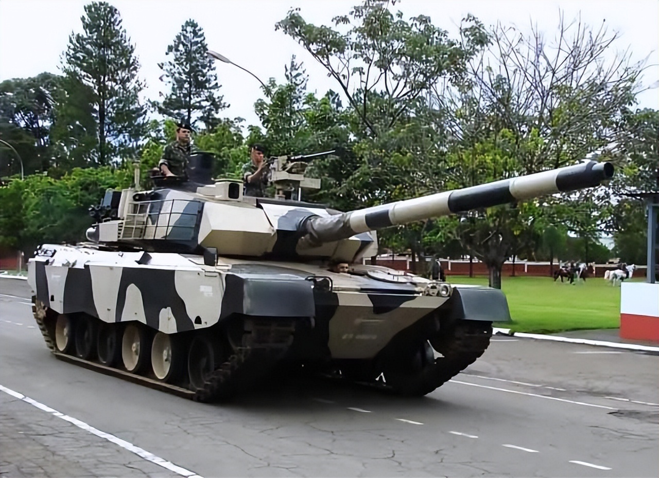 巴西装备的各型主战坦克图片,奥索里约坦克射速