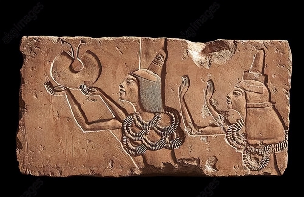 古埃及壁画的艺术特点是什么,古埃及时期的雕塑壁画的基本特点