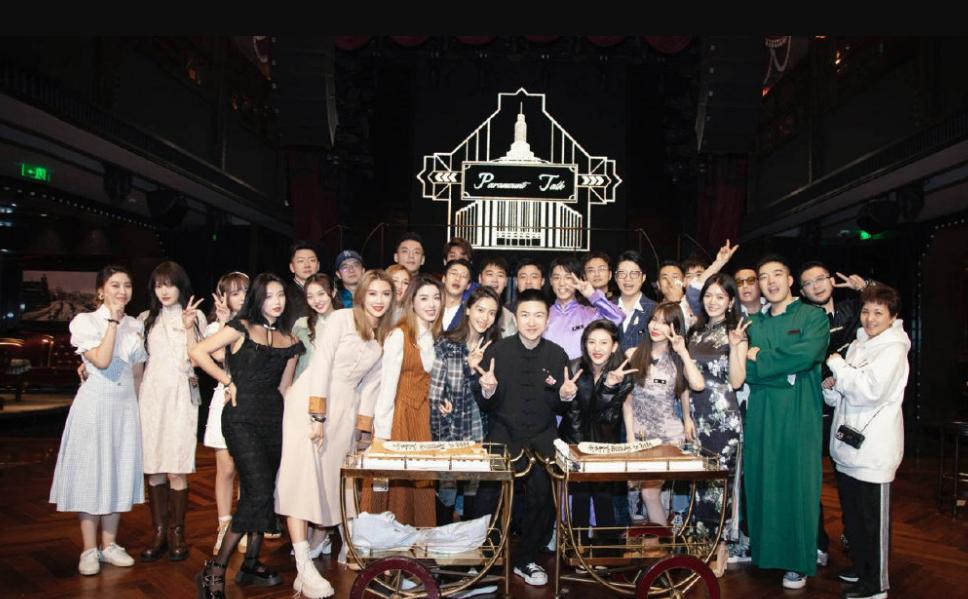 张大大晒登山照为杨幂庆生,张大大晒杨幂庆生照片