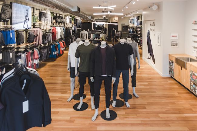 一条瑜伽裤上千，市值超过阿迪，Lululemon是如何成就百亿帝国的