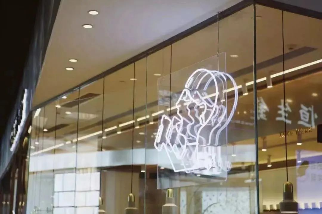 排队5小时的奶茶是什么奶茶,新式茶饮店排队视频