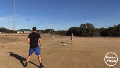 足球一脚解围高球技巧,足球一开始练什么