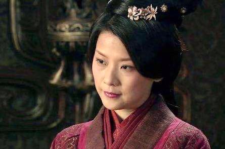 2001年湖北发现用熊猫陪葬的4000年古墓，这史前墓葬究竟是谁的？