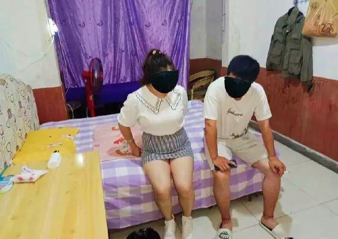 陪媳妇的同事吃烧烤，买烟的功夫顺便嫖个娼，人才啊！