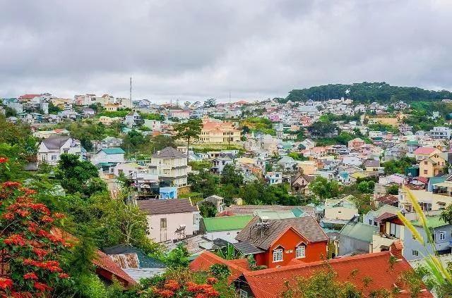 1954年他用2万7在瑞士买下一块金表，结果63年后拍出3518万天价