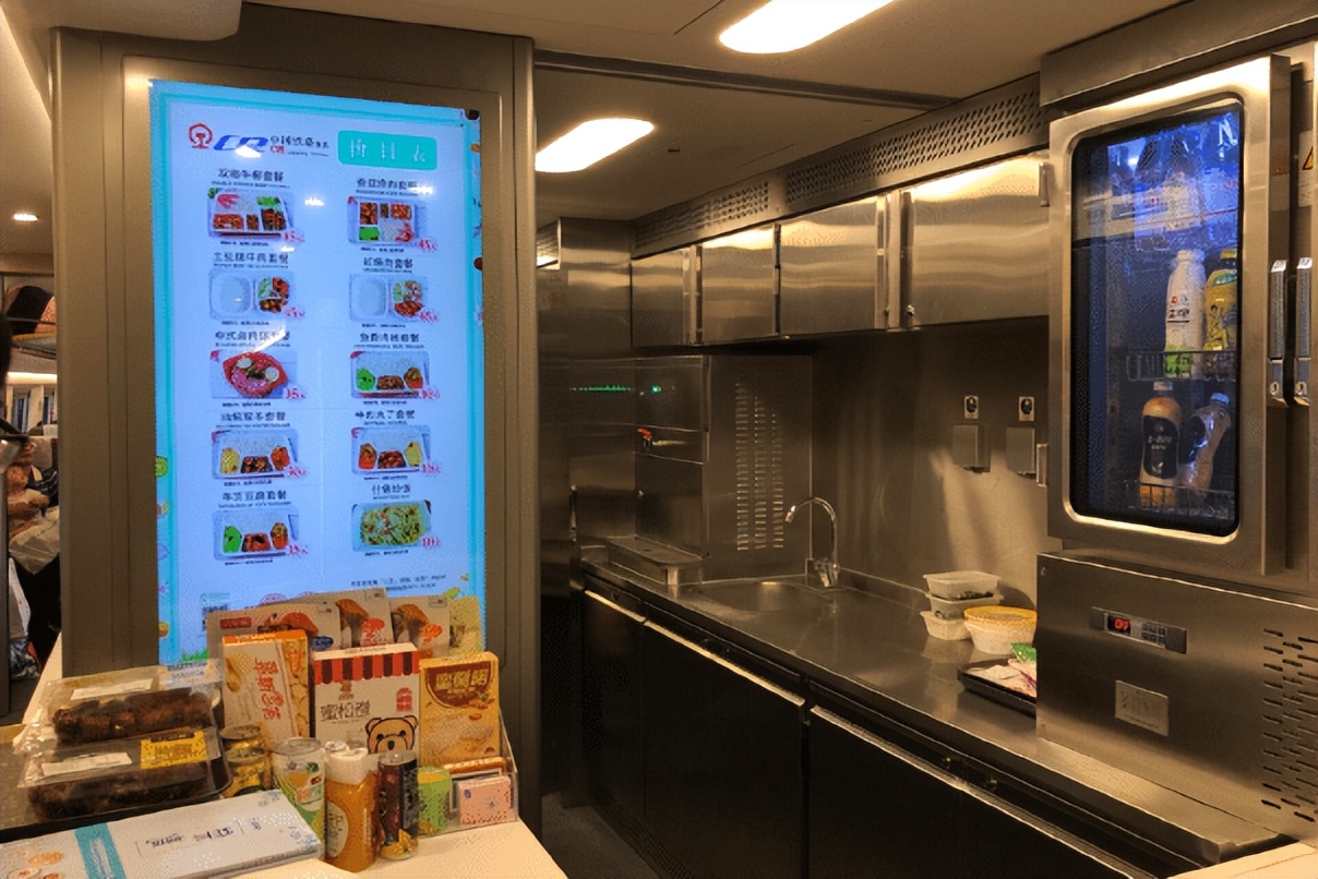 高铁盒饭真的很难吃吗,高铁盒饭68元贵吗