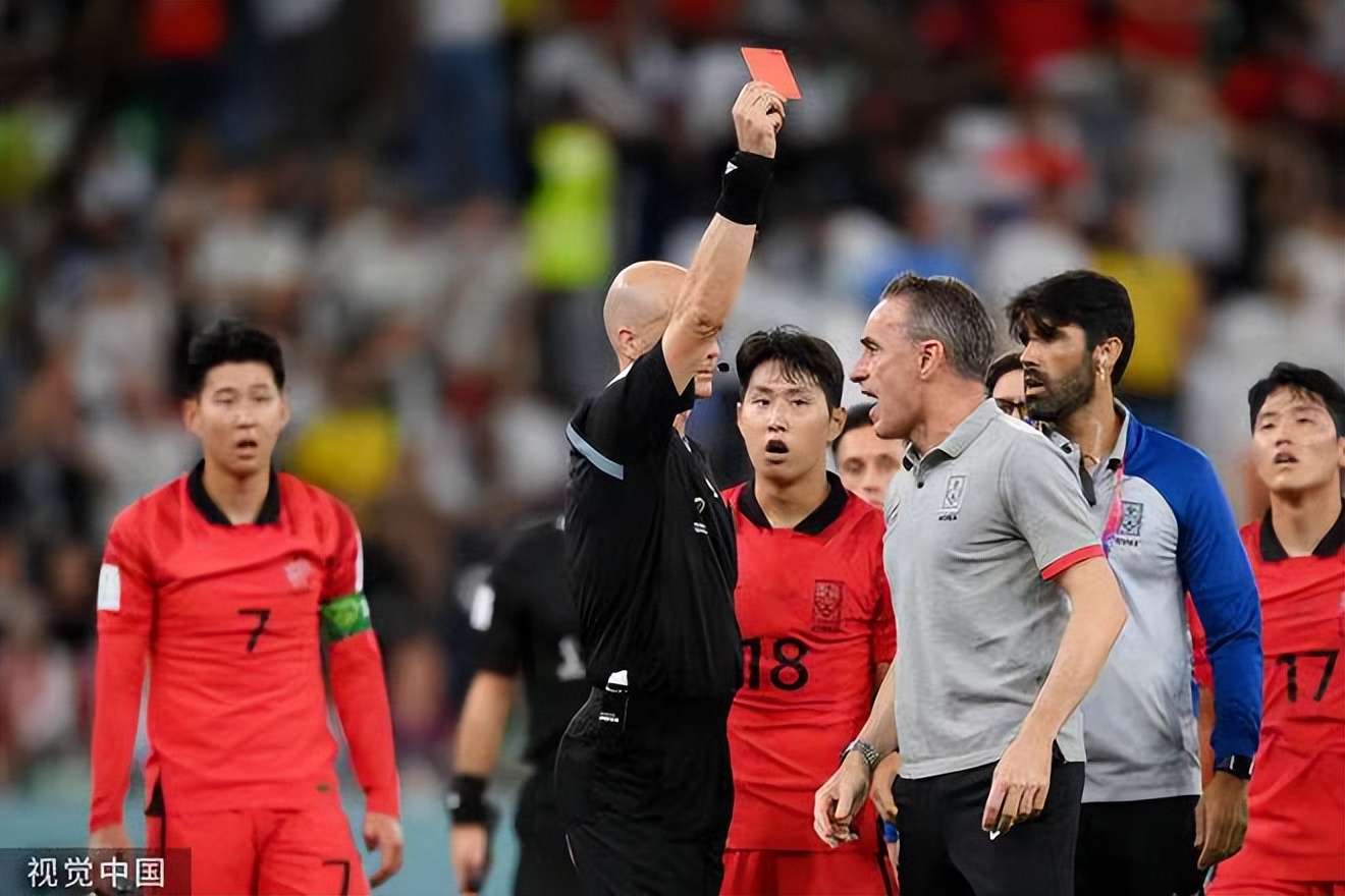 韩国主帅为何被红牌罚下,韩国热议韩国主帅被红牌罚下