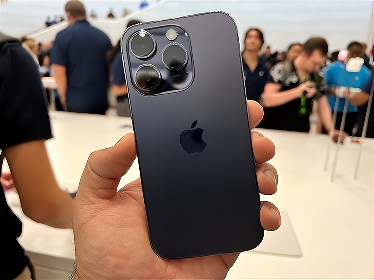 iphone14promax屏幕摔了一下,14promax边角抗摔吗