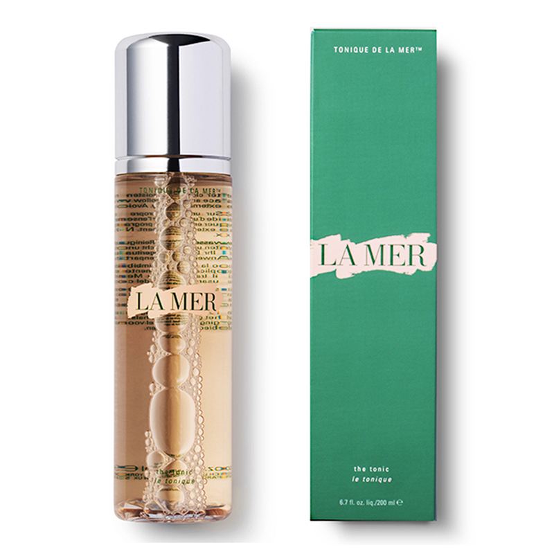 精华液推荐:增强肌肤的锁水能力,使肤质维持在稳定细腻且有光泽