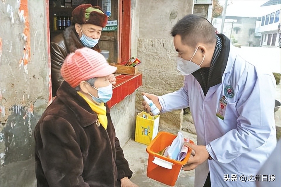 农村巡回医疗车,400多名医务专家分赴农村巡诊