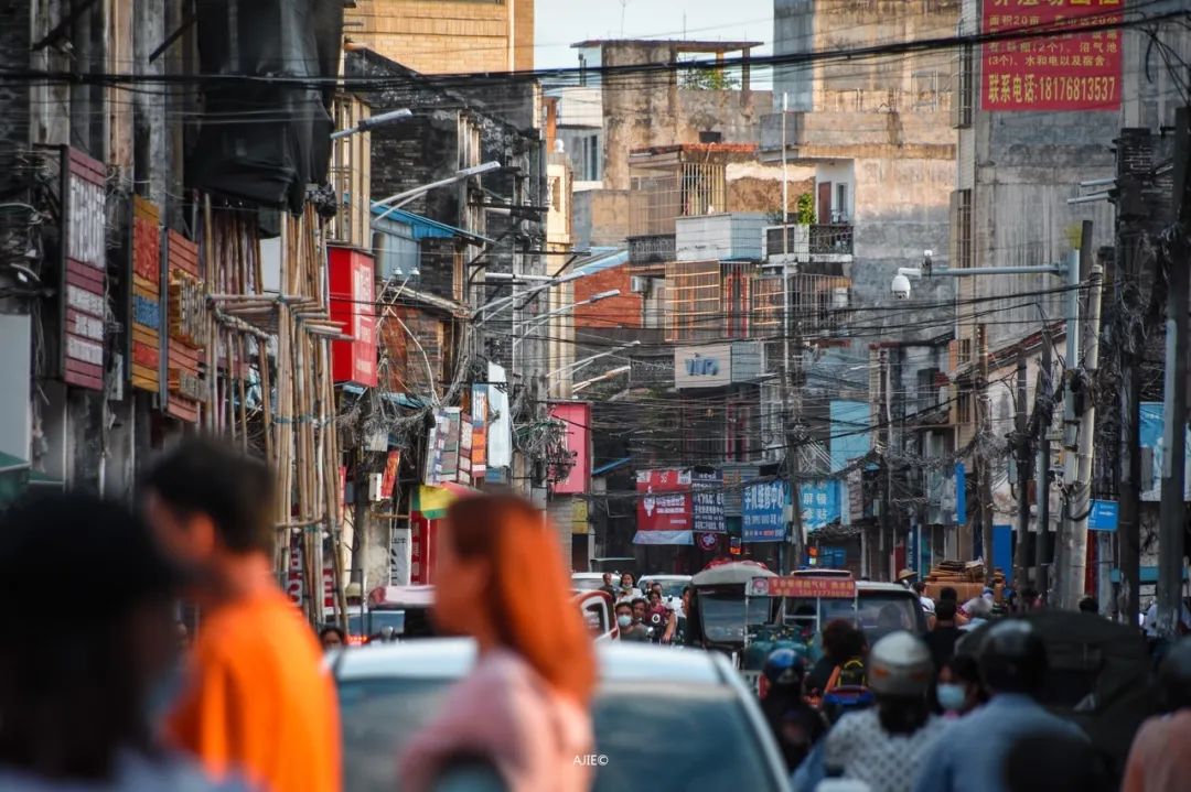 这座海滨小城可真美丽,小众旅行海边小城市
