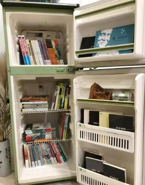 废旧冰箱不要卖掉放在家里,冰箱放在卧室里对人有什么影响