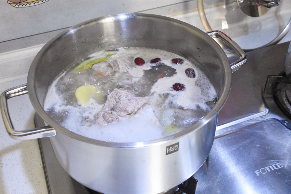 不锈钢锅小奶锅推荐双立人,不锈钢双立人汤锅和珐琅锅的区别