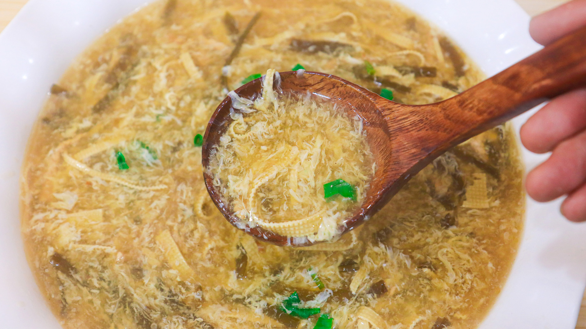 儿童缺乏锌主要要吃哪些食物,儿童锌过高症状吃什么食物补得快