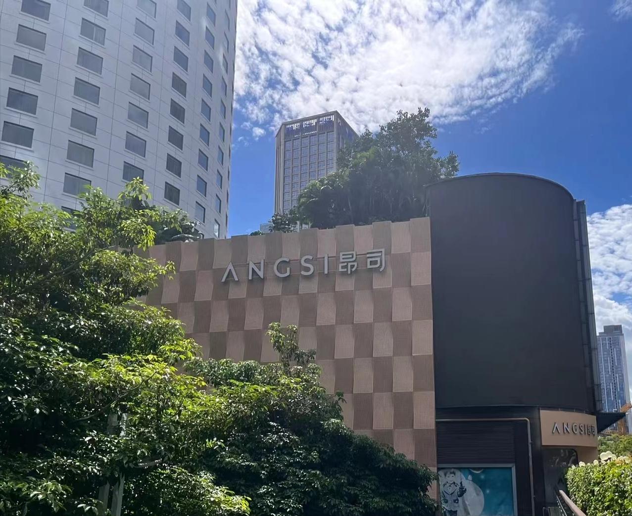 一个蛋糕1314万，中国首家1亿网红店凉了，搬出易烊千玺也没用