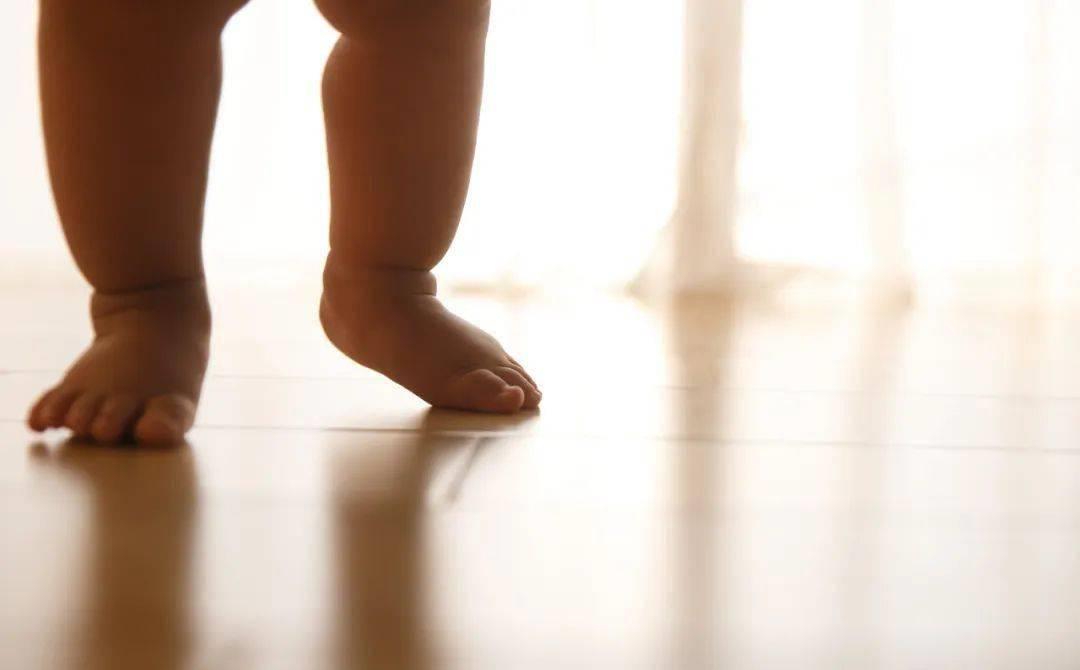 宝宝学走路有什么方法,宝宝学走路的方法有哪些