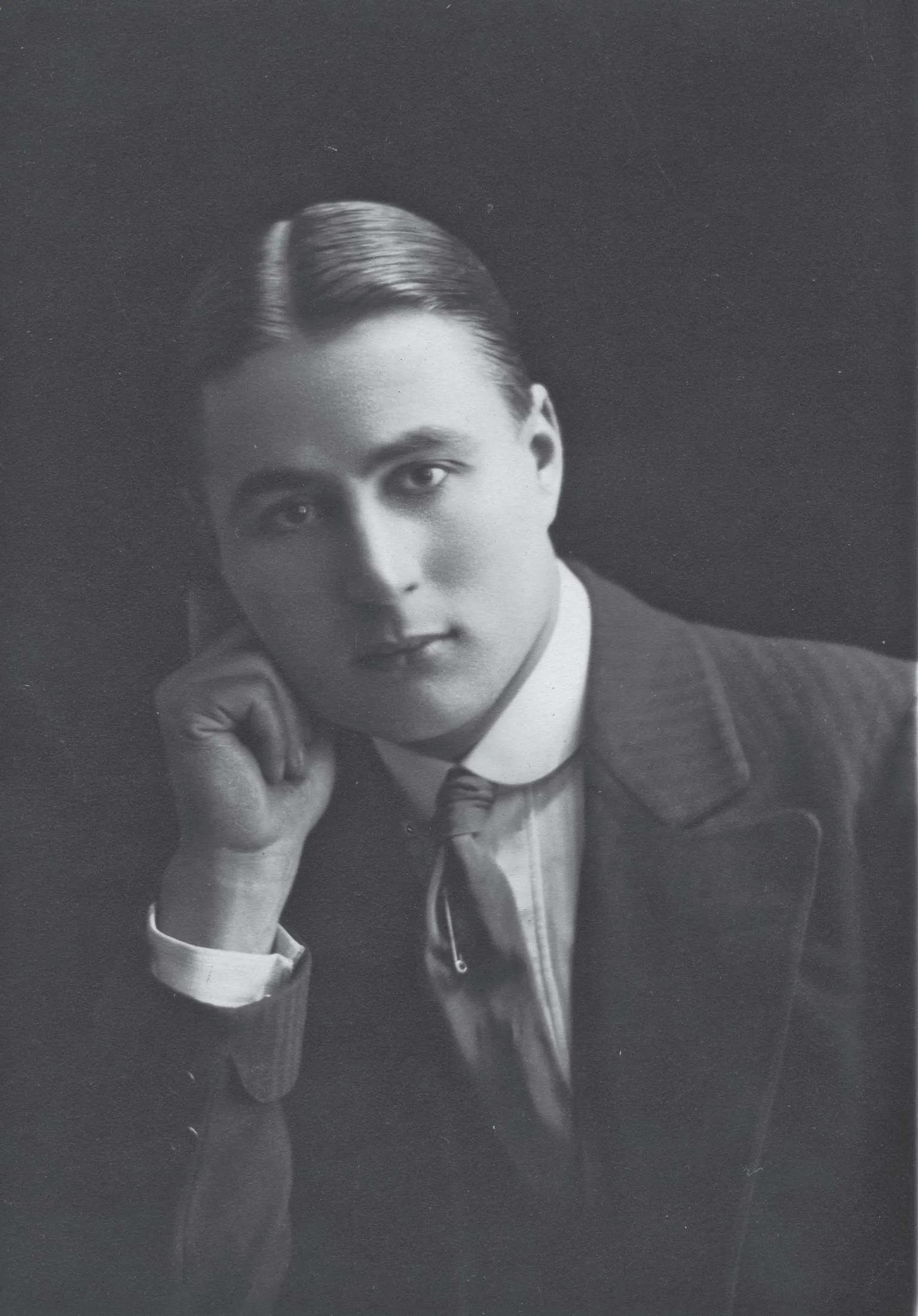 喜剧大师卓别林成名故事,喜剧大师卓别林无厘头